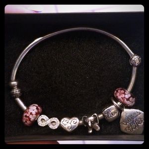 🌹Cute charm bracelet🌼